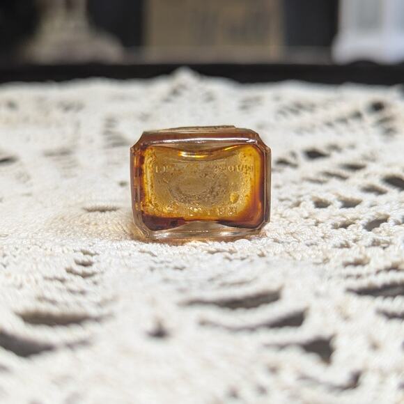 Vintage Replique by Raphael Paris Small Perfume Bottle, Empty, Pre-Owned, - Picture 3 of 3